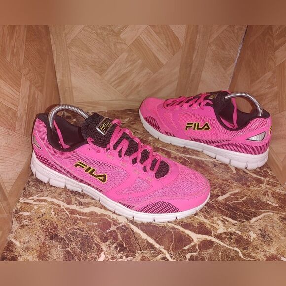 Fila women's casual walking shoes pink size 10.      A39 - Picture 1 of 11